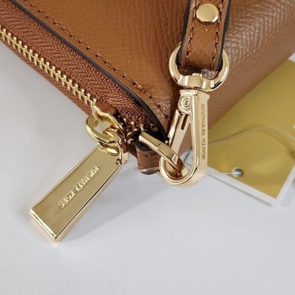 NEW! Michael Kors Wristlet Strap Wallet - Picture 10 of 14